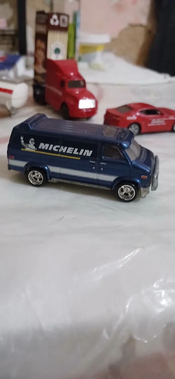 Vam michelin hotwheels em ótimo estado