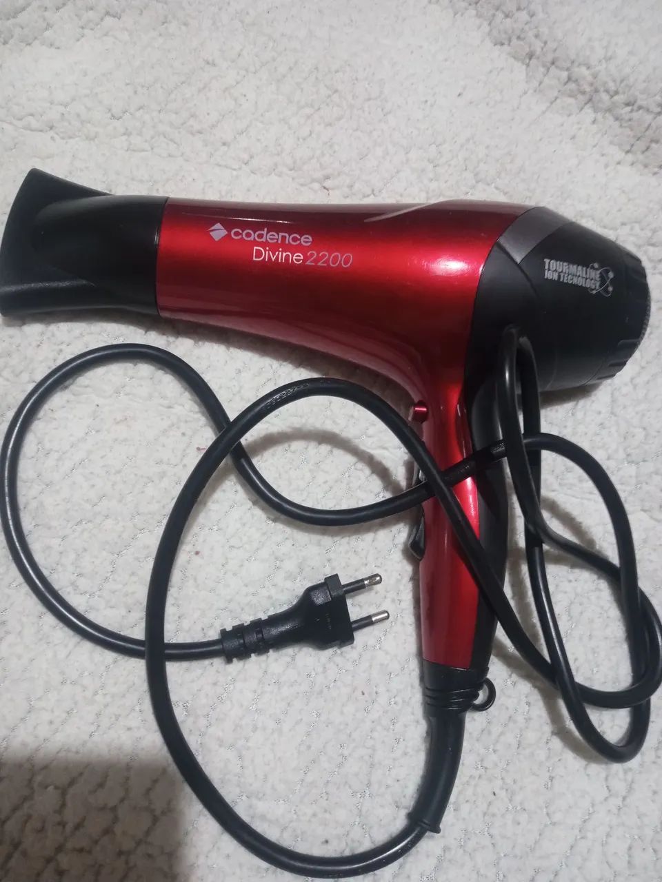 Secador de cabelo muito bom funcionando perfeitamente