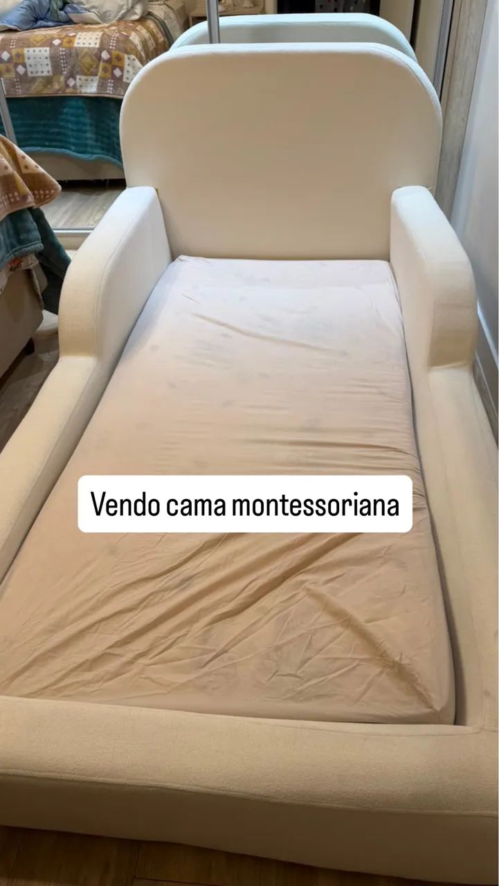Vendo Cama Montessoariana com colchao.
