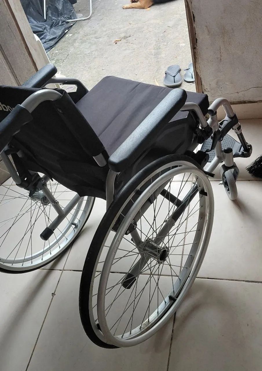 Cadeira de rodas - Foto 4
