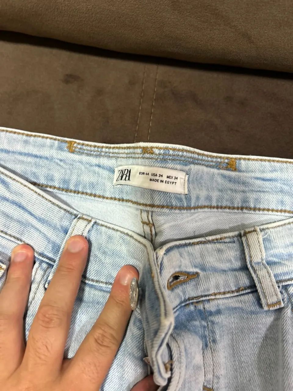 Calça Zara 44 modelo rasgado Jeans - Foto 4