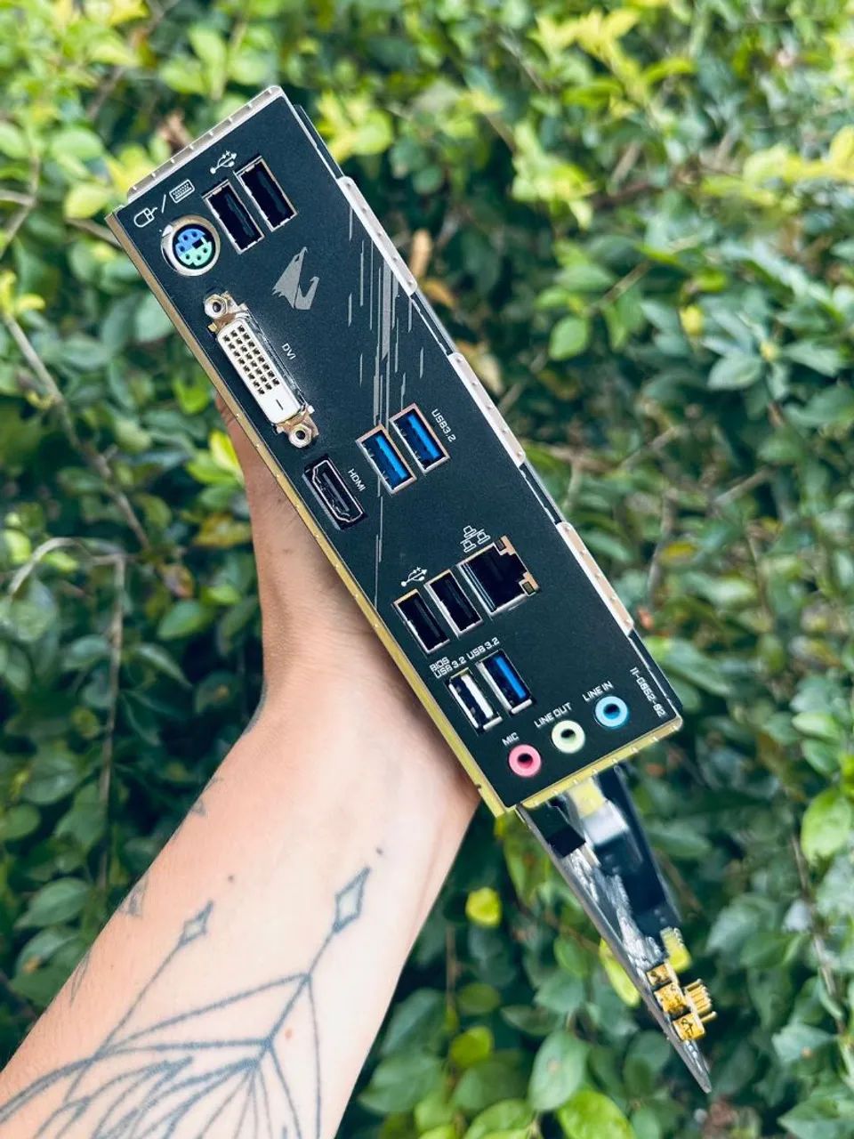 Placa mãe AM4 AORUS ELITE b550 - Foto 4