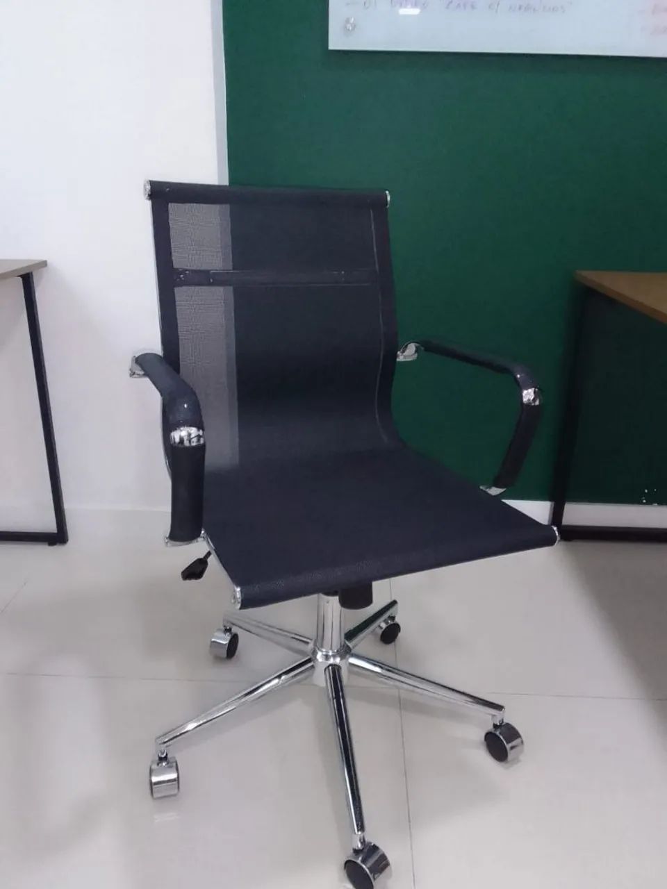 Cadeira de escritório Mobly - Foto 2