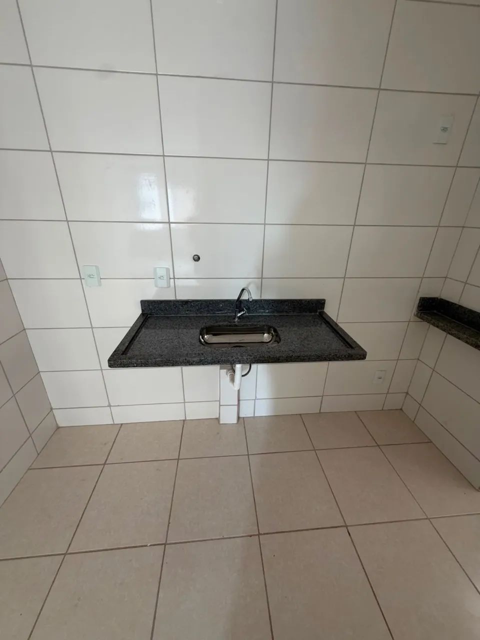 ALUGA-SE APARTAMENTO - Foto 2