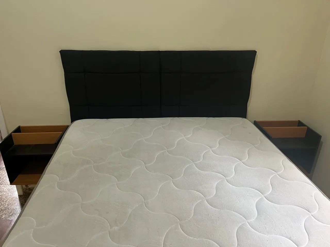 Cabeceira com mesas de canto - Foto 2