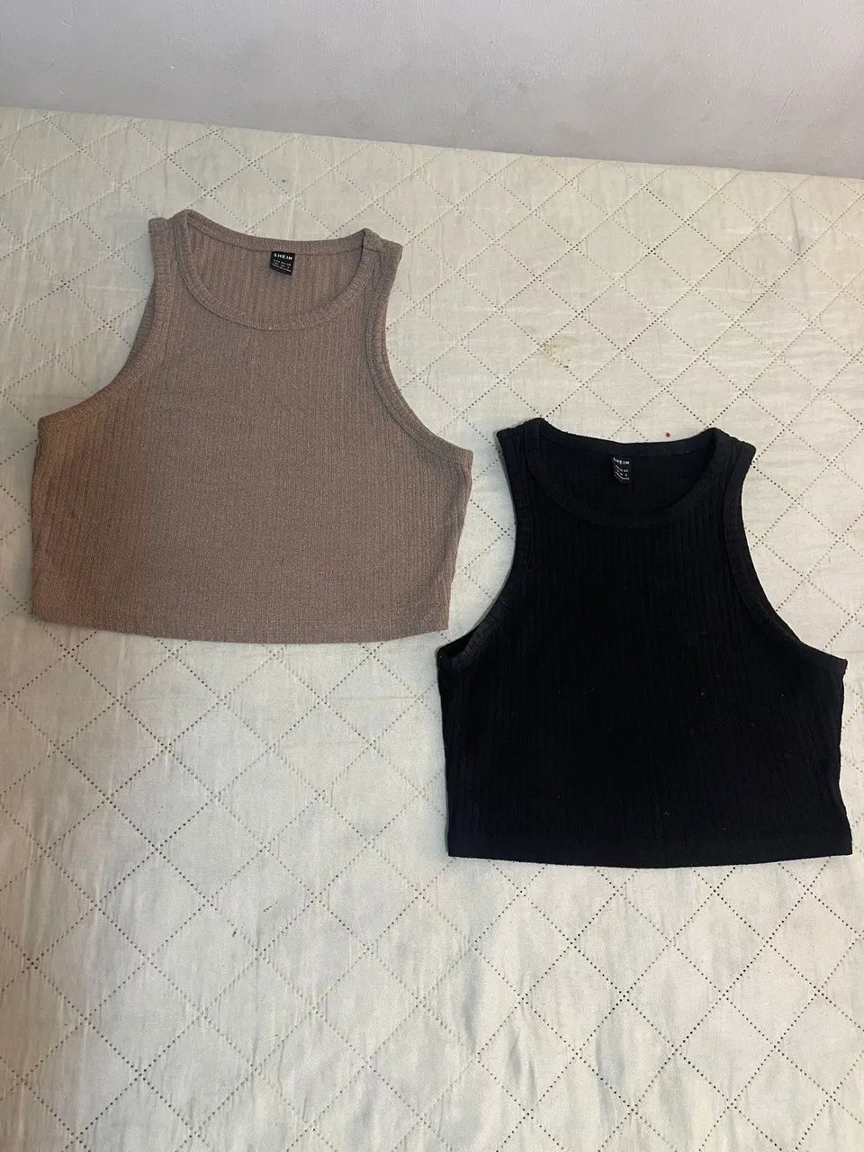 Cropped preto e bege
