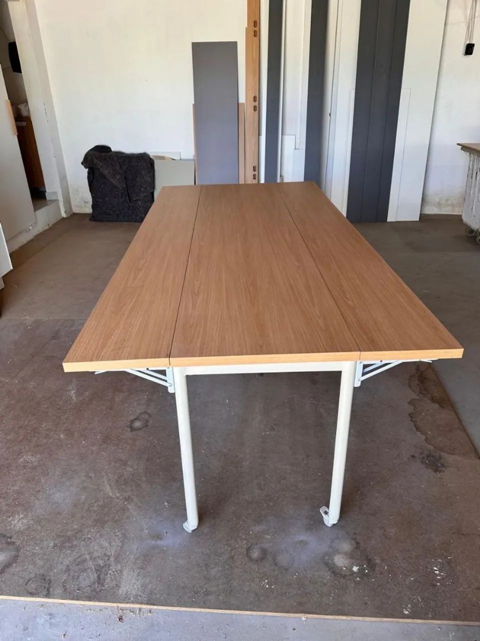 Mesa em Metalon com Tampo em MDF 30 mm ideal também pra almoços em família 15 mm