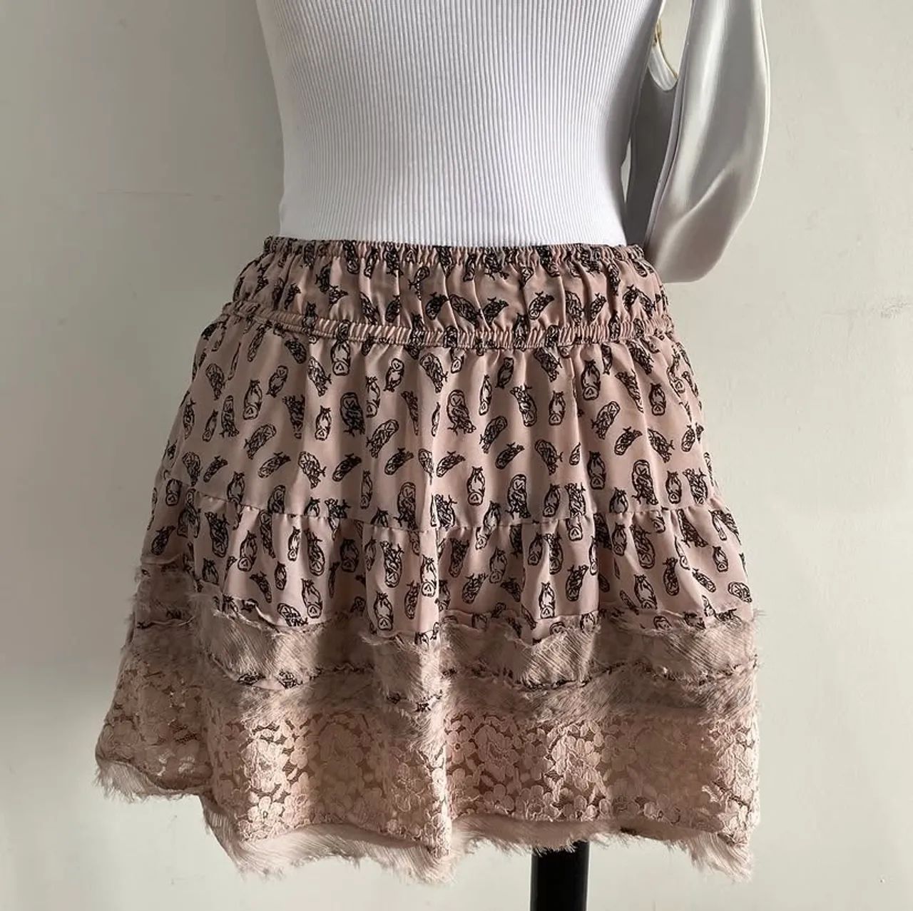 Saia rosa com detalhe em renda - Foto 2
