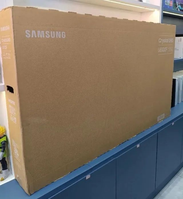 TV Samsung 55 polegadas na caixa