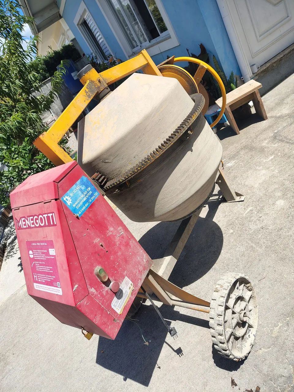 Betoneira Menegotti 250 litros 