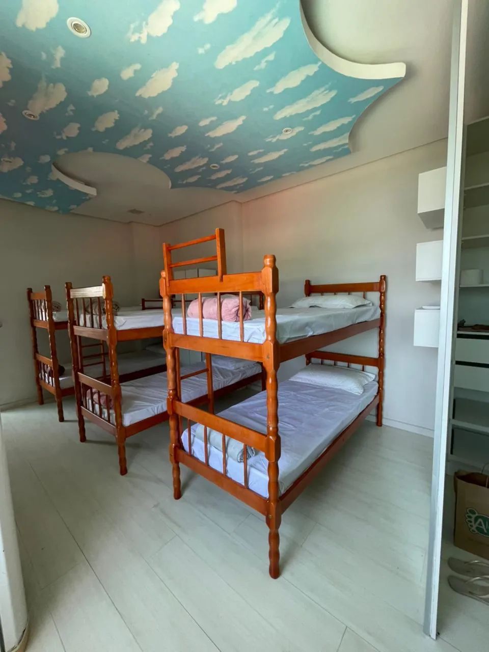 Hostel feminino e quartos 
