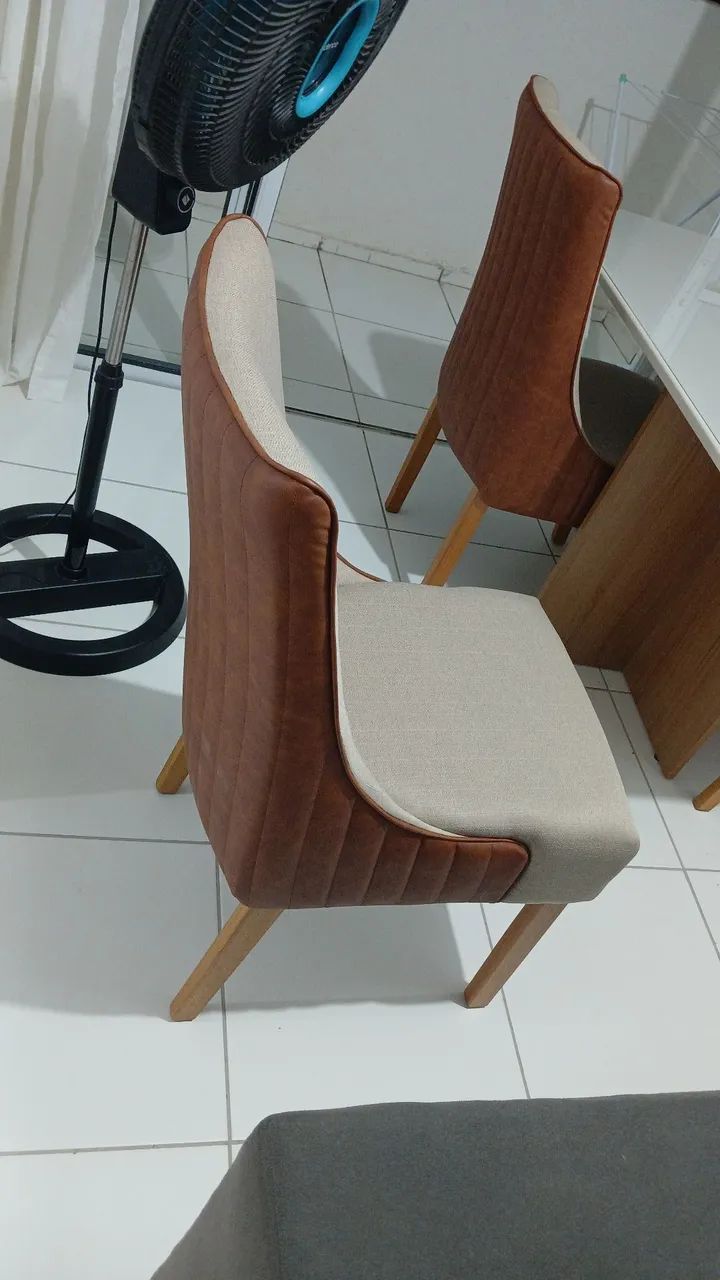 Kit com quatro cadeiras de jantar 