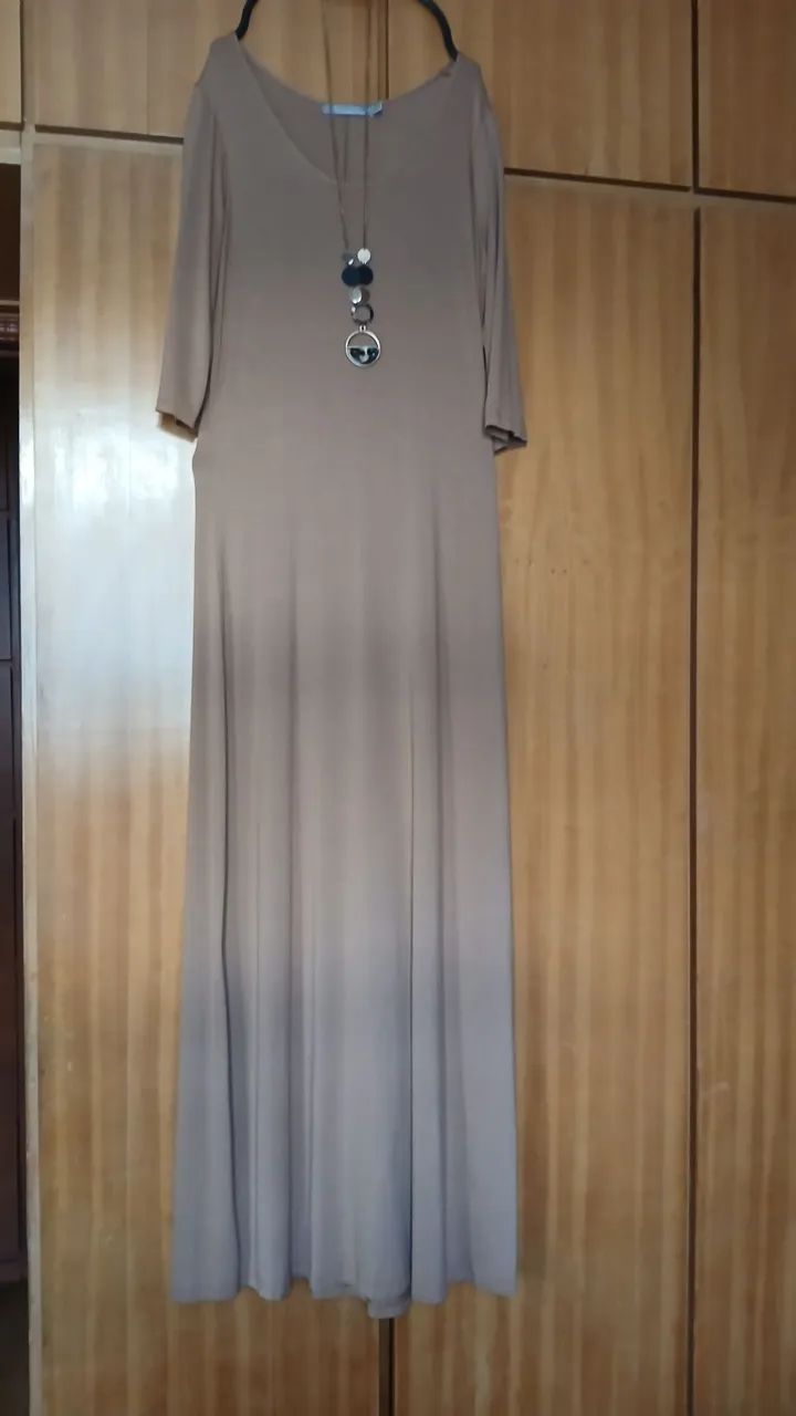 VESTIDO LONGO. 