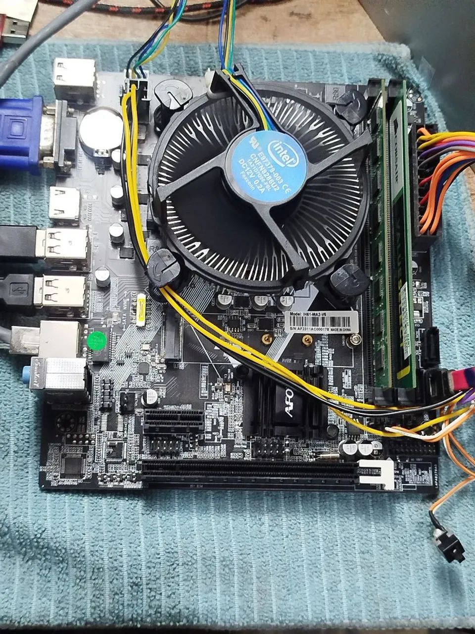 Vendo esse Kit Placa mãe  - Foto 3