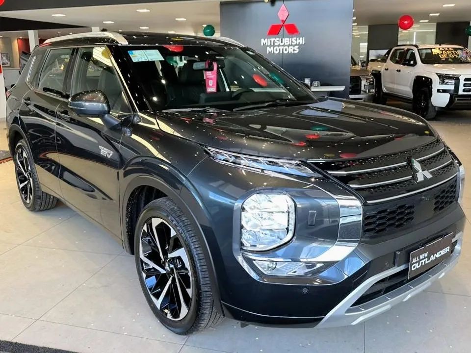 Mitsubishi Outlander OUTLANDER Signature 2.4 4x4 Aut (Híb) 2026