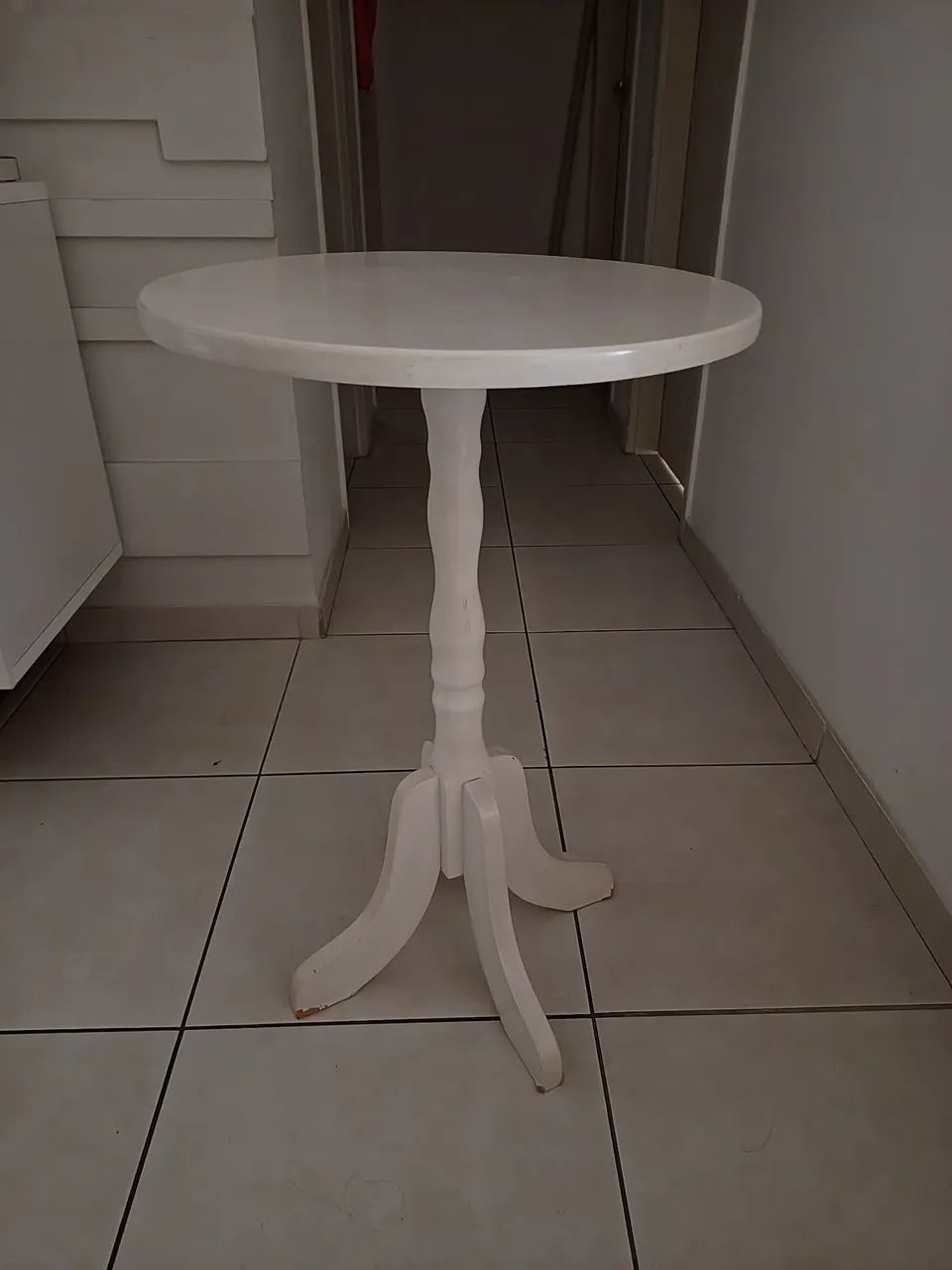 Mesa de canto pra quarto de bebê ou criança 