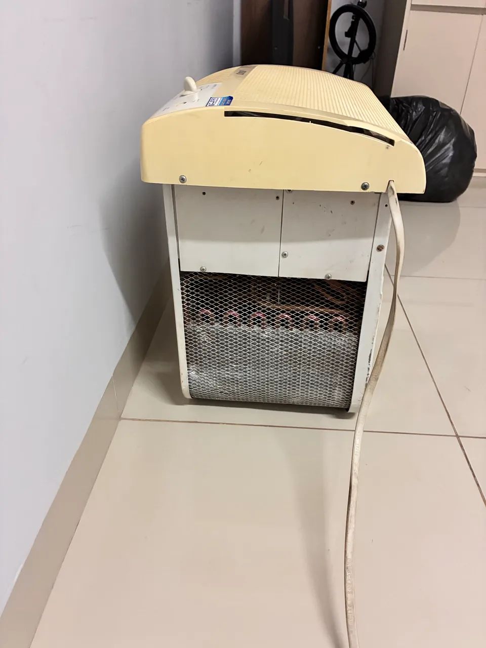 Ar acondicionado Cônsul Janela 7500 btus - Foto 2