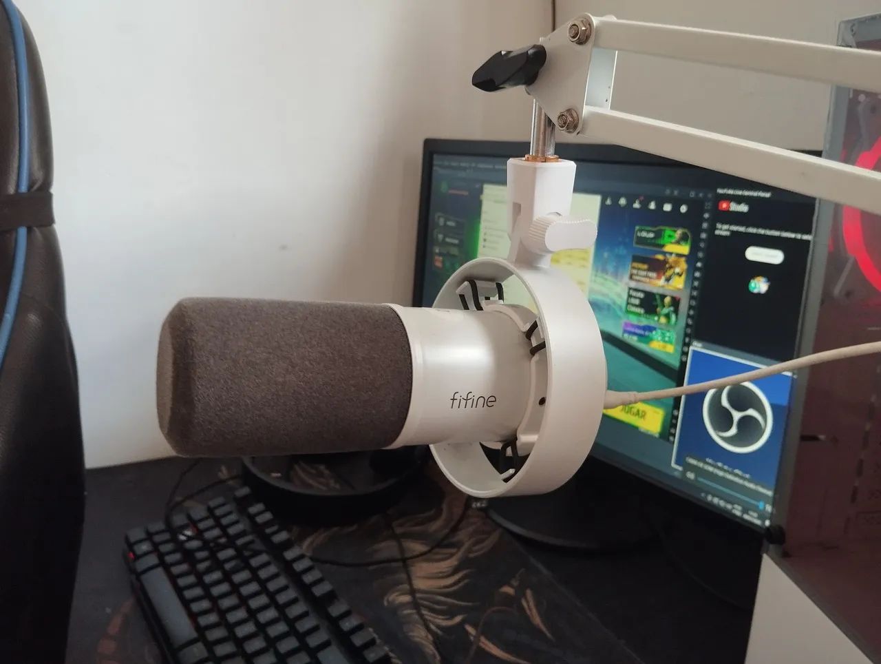 MICROFONE FIFINE K688 COM BRAÇO ARTICULADO