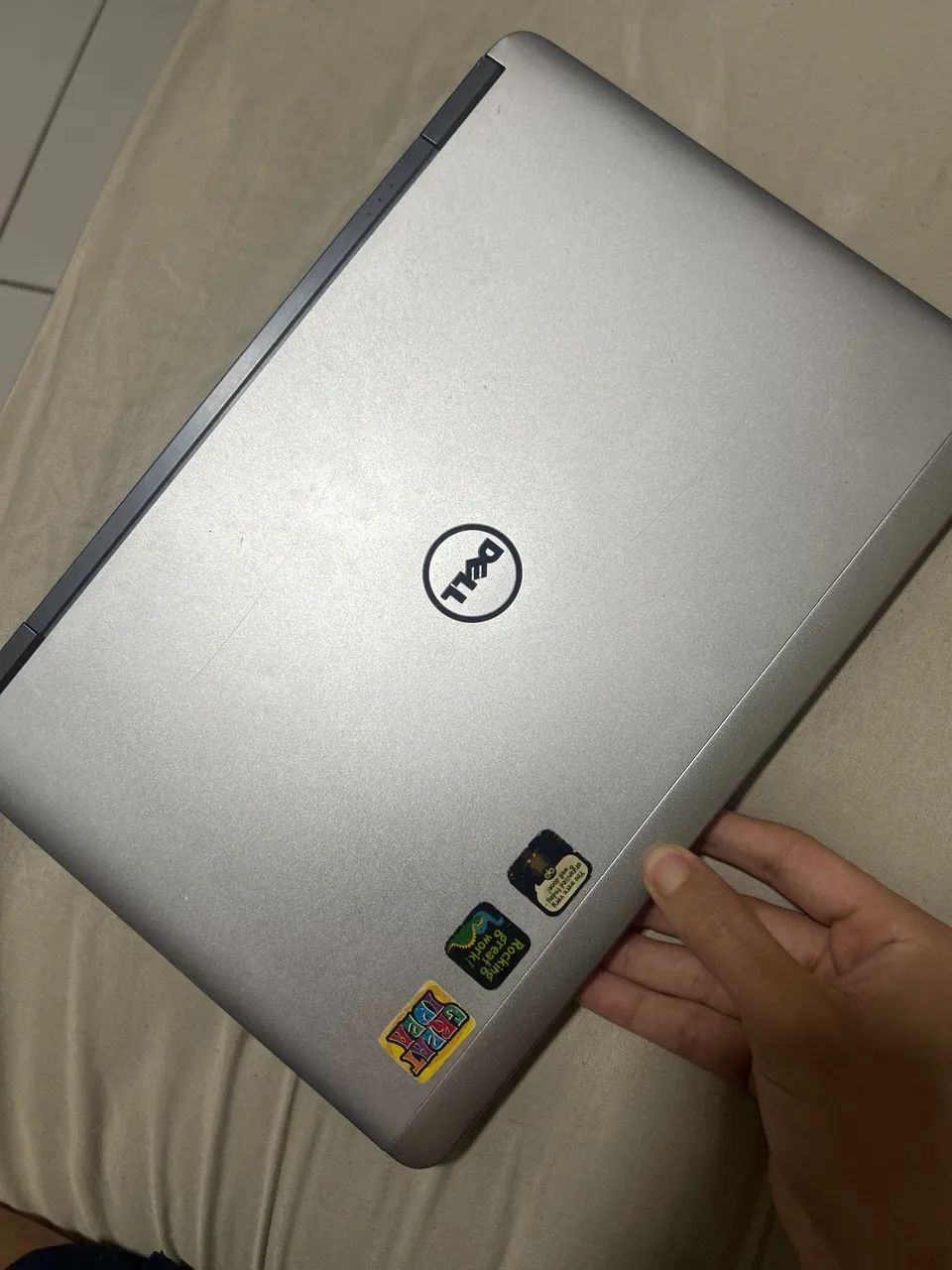 Notebook Dell quebrado