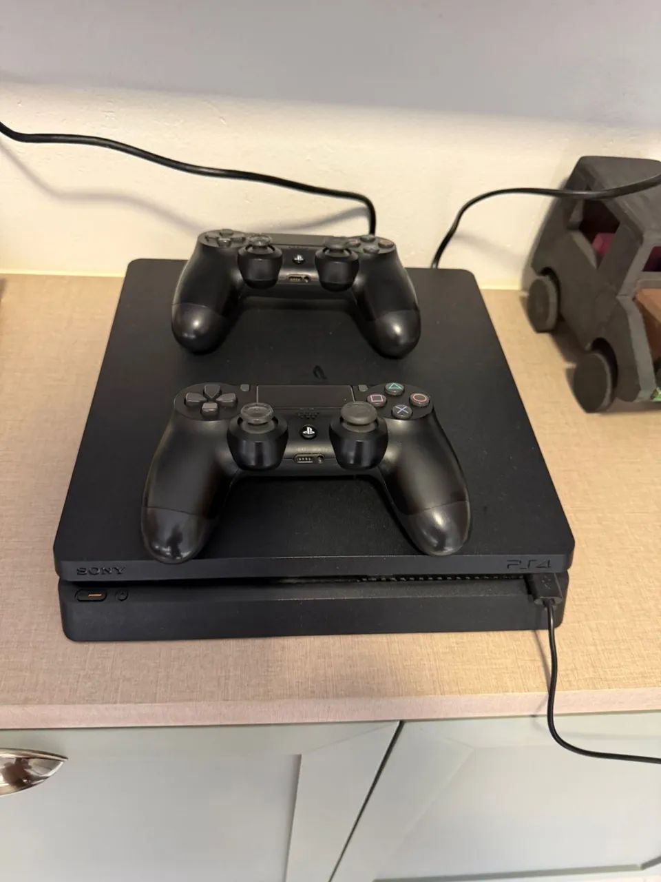 PS4 Slim + 2 Controles + 12 Jogos | Limpeza Recente | Completo - Foto 2