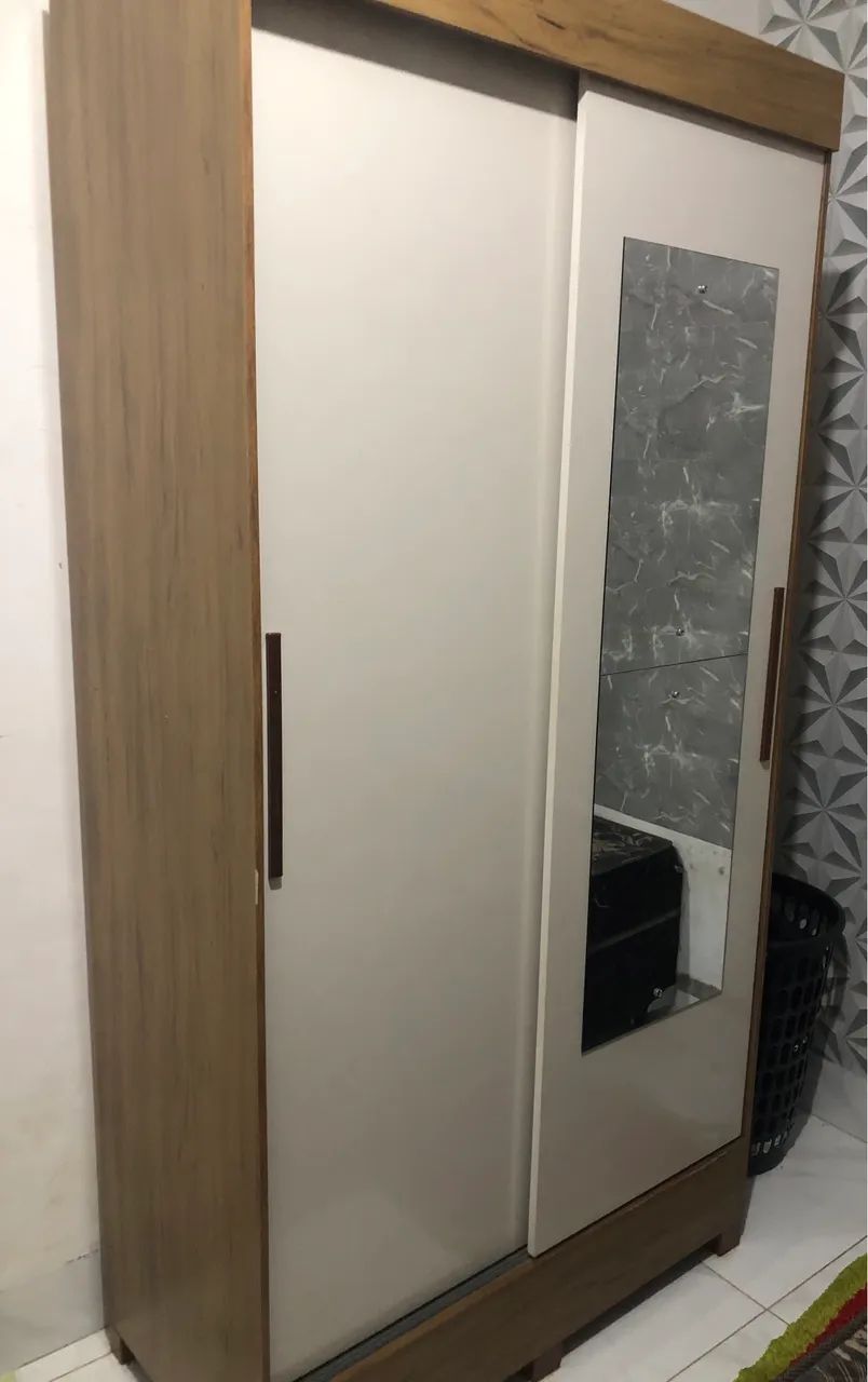 Guarda-Roupa de Solteiro com Espelho