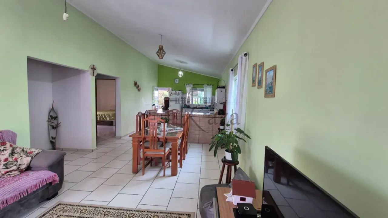 Oportunidade - Chácara - Chácaras Rurais Guararema - Jacareí - 2 Dormitórios - 160m². - Foto 2