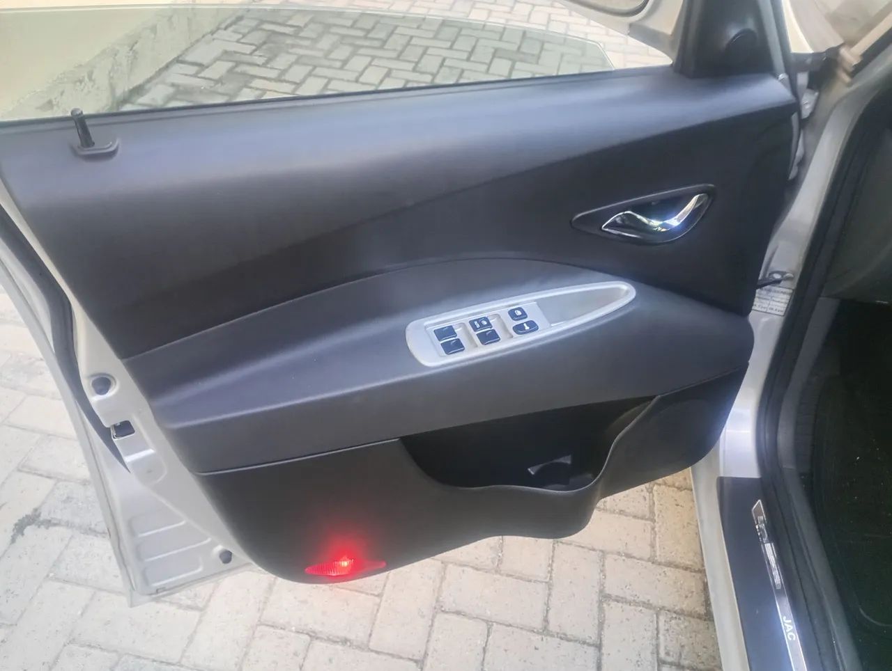 JAC J6 2.0 16V 5P Mec. 2012 - Foto 4