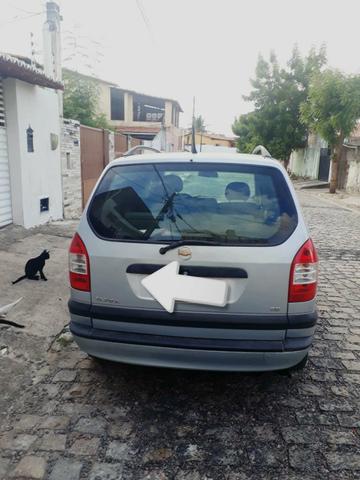 Vendo zafira 2011 GNV 7 lugares - Foto 2