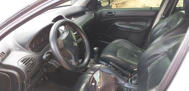 Vendo carro Peugeot 5.500 em dias no ponto para tranferencia