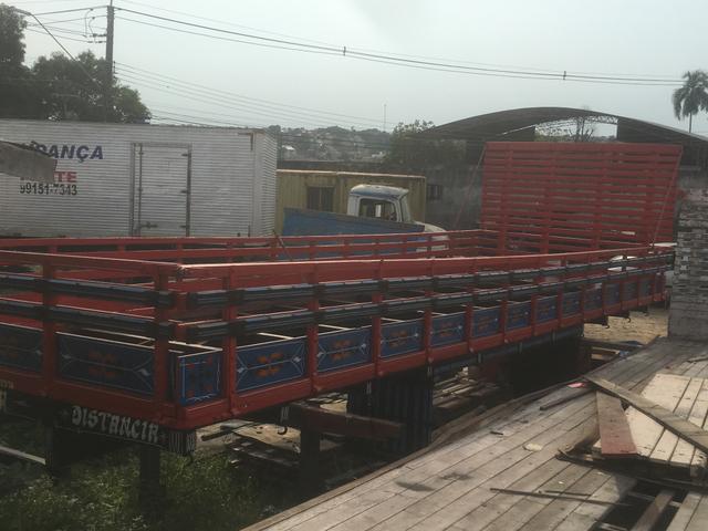 Vendo carroceria pra caminhão truck 8 mts de comprimento - Foto 4