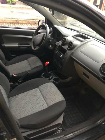 Ford Fiesta Hatch 1.0 Flex básico bem conservado 2007/2008 - Foto 4