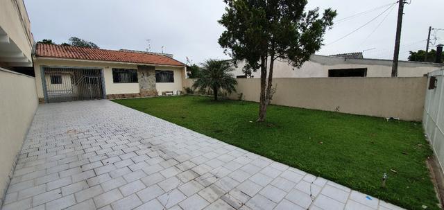 Ótima Casa Térrea 3 Quartos no Capão Raso com Amplo Terreno - Foto 2