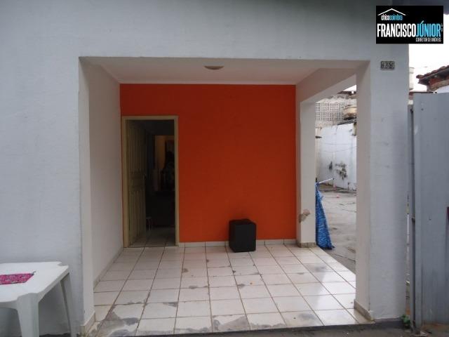 Casa no Setor Coimbra, 3 quartos (1 suíte), ótima localização, encostado no Hiper Moreira - Foto 8
