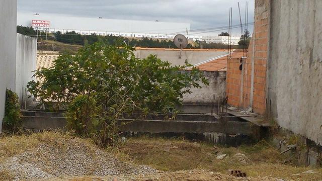 Terreno Vila Amato com construção