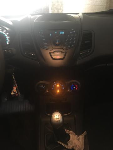 New Fiesta Branco (modelo 2015) - Muito Novo! - Foto 7