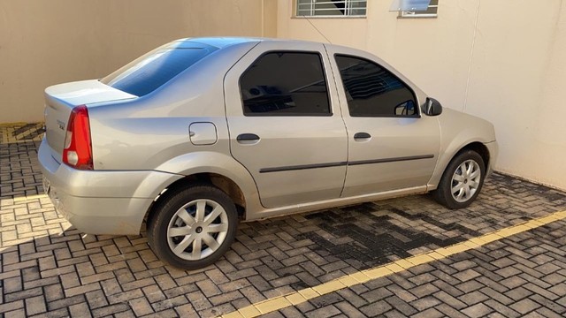 RENAULT LOGAN SEDAN 1.6 2010