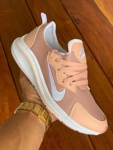 NIKE AIR FREE