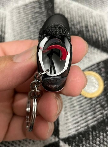 Chaveiro 3d Sneaker Air Jordan 4 Bred - Foto 3