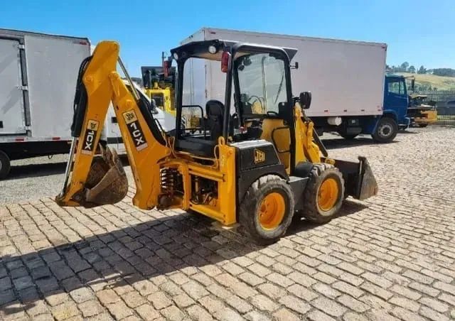 Mini Retroescavadeira JCB 1cx