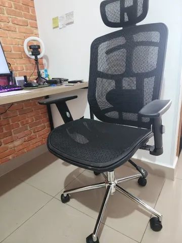 Cadeira de Escritorio Ergonomica Comfy Preta, Braço e Assento Ajustáveis e Relax Av