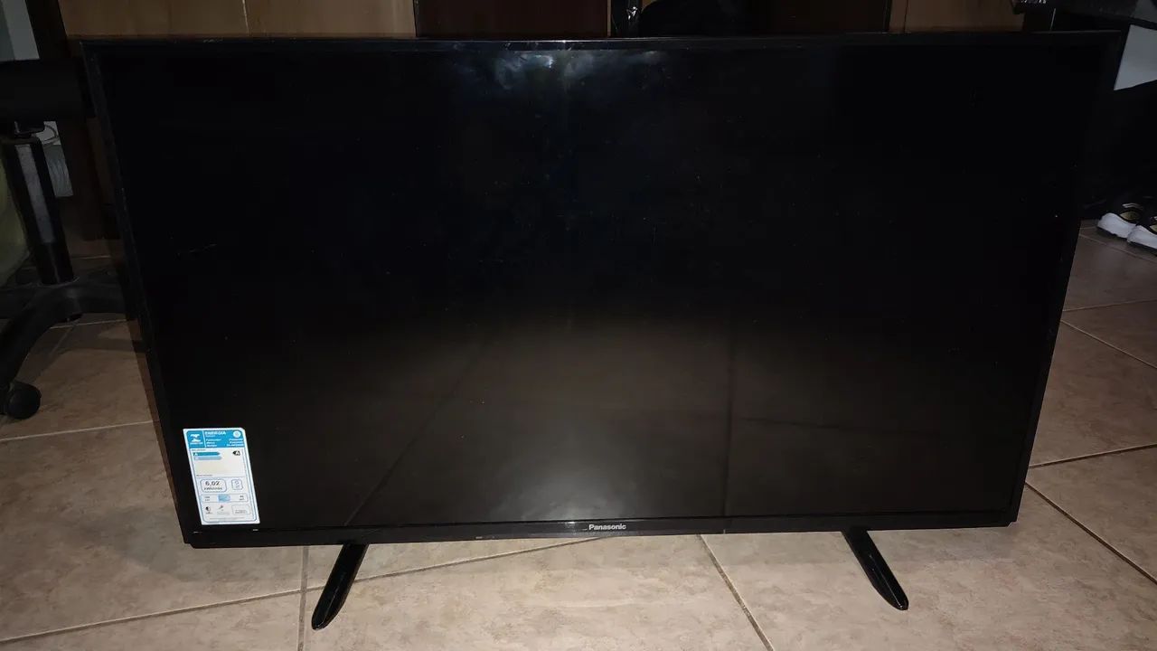 TV com defeito para peças 