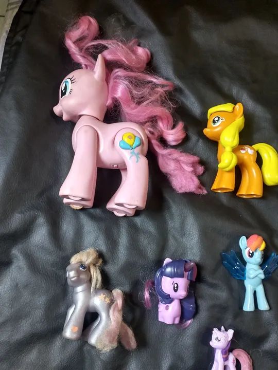 Bonecos para coleção 9 peças variadas  - Foto 2