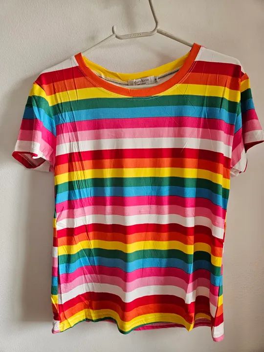 blusa colorida nova tamanho P serve M - Foto 2