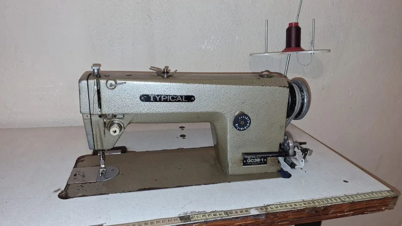Máquina de Costura Industrial Typical GC38-1