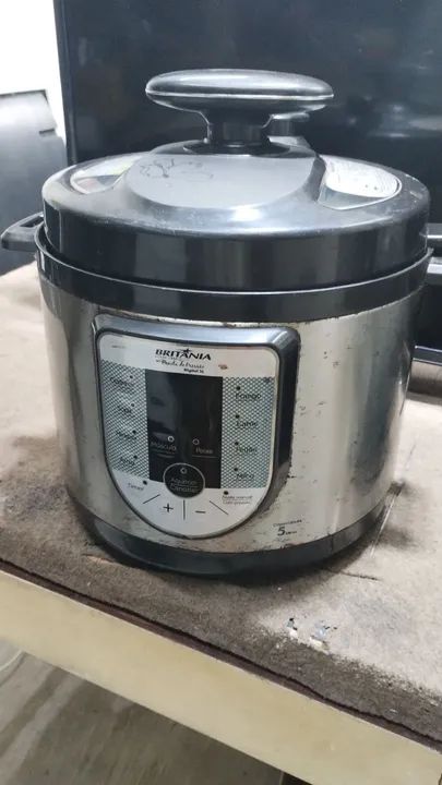 Panela de Pressão Elétrica Britânia 5 Litros