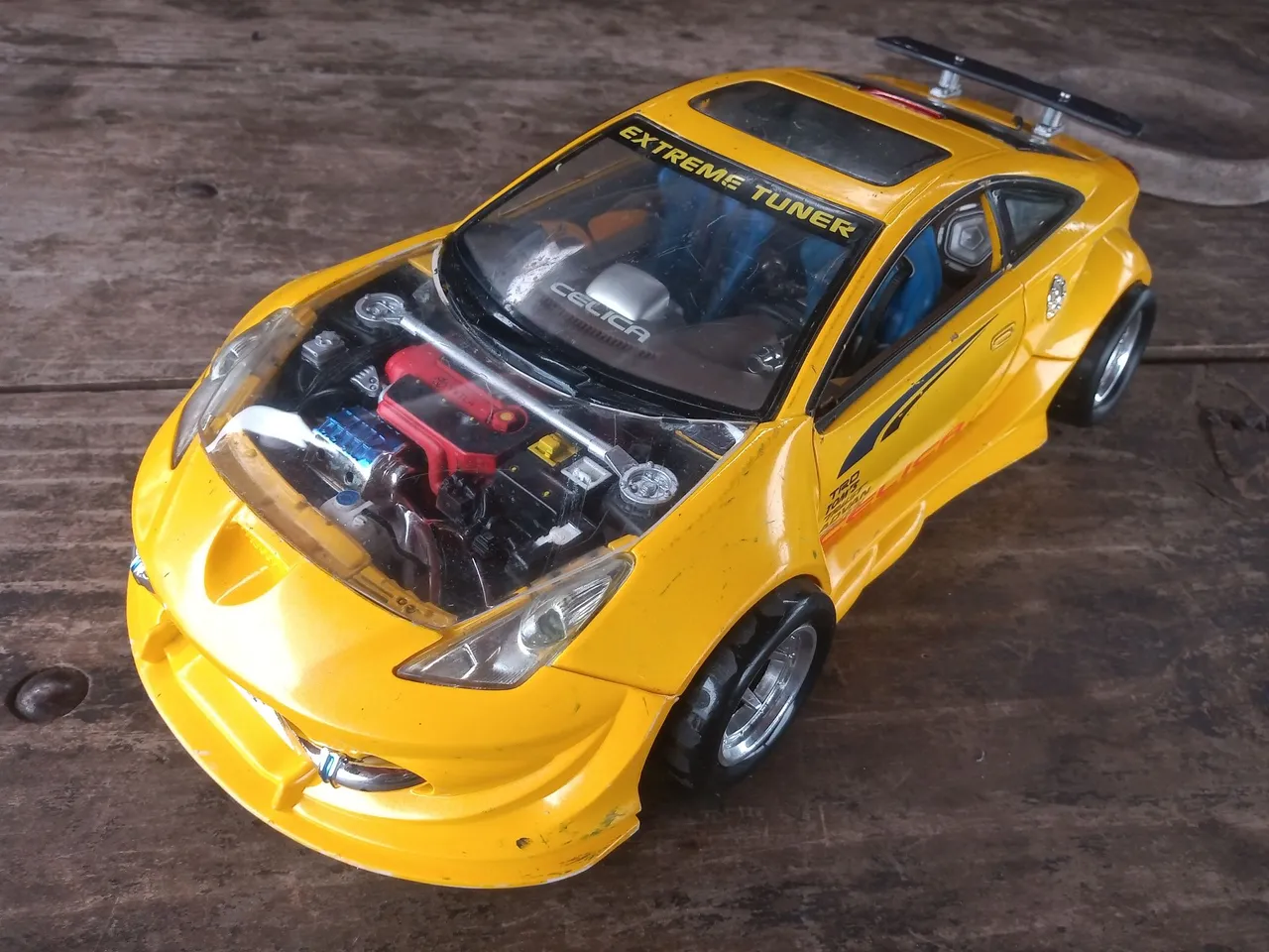 Miniatura Toyota celica 39cm