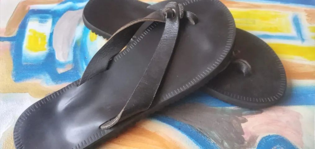 Sandália    de  couro  - Foto 2