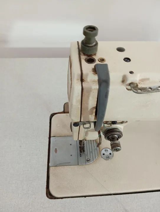 Vendo Máquina de Costura Reta LUKI industrial - Usada - Foto 4