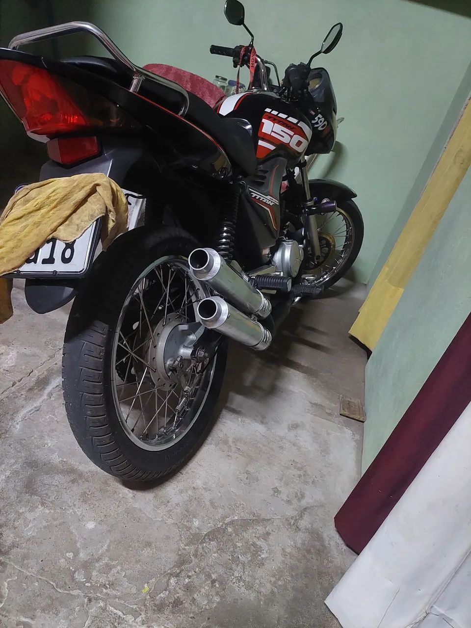 Titan 150