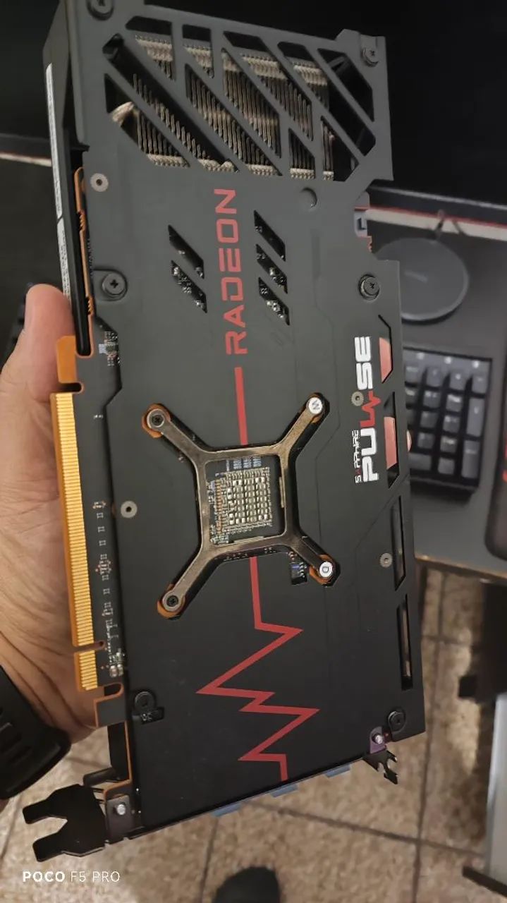 Placa de Vídeo AMD Radeon RX 6600 XT - Foto 3